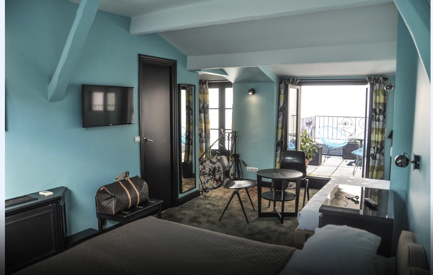 Hotel Noir, Paris duplex suite with private terrace
